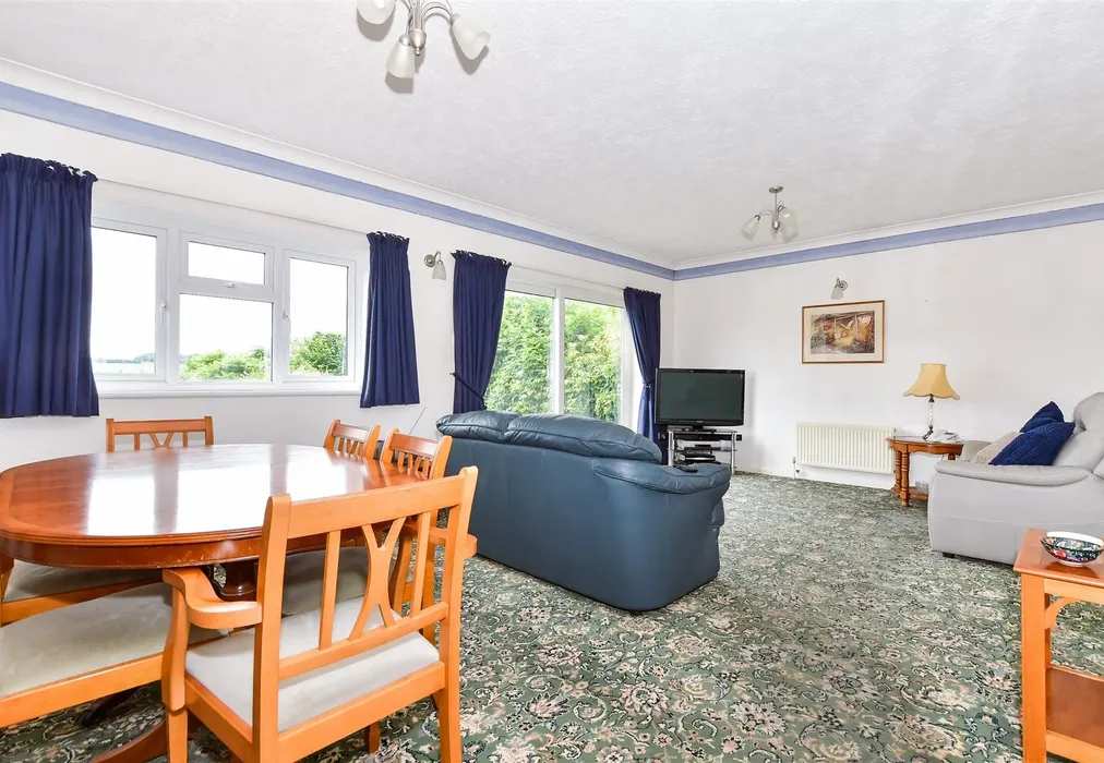 Lounge - Tonbridge Road, Wateringbury, Kent - Wards of Kent