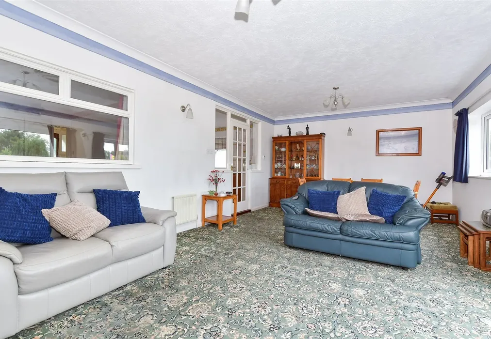 Lounge - Tonbridge Road, Wateringbury, Kent - Wards of Kent