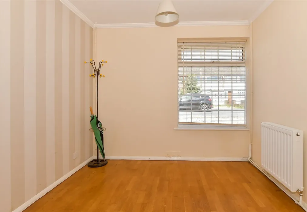 Bedroom 2 - Green Lane, Isle Of Grain, Rochester, Kent - Wards of Kent