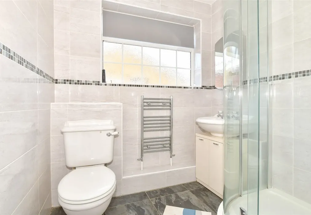 Shower Room - Green Lane, Isle Of Grain, Rochester, Kent - Wards of Kent