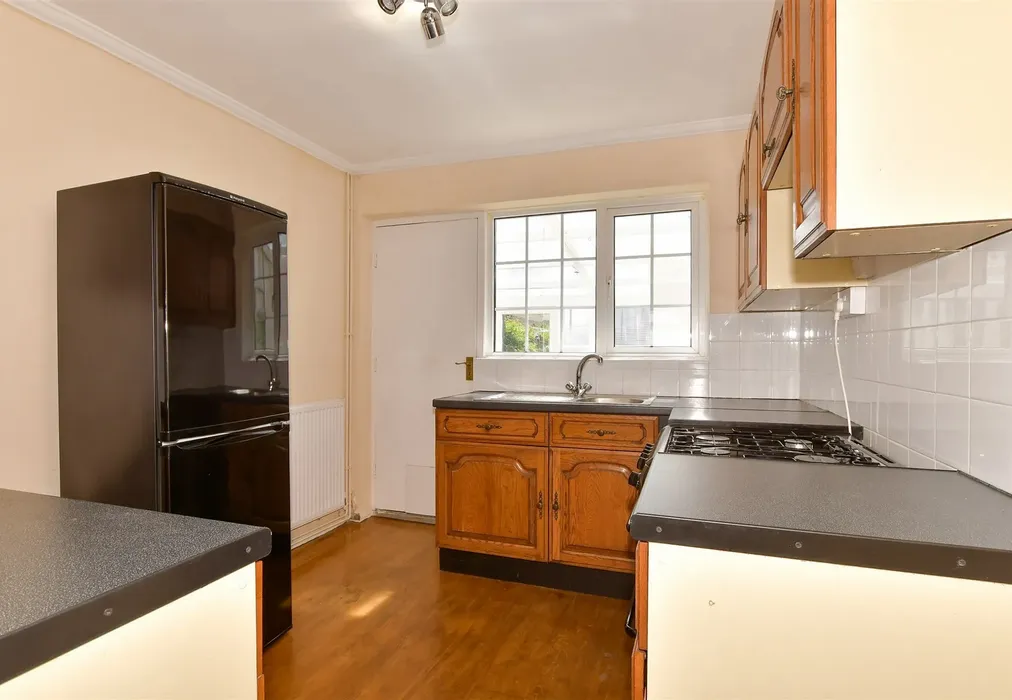 Kitchen - Green Lane, Isle Of Grain, Rochester, Kent - Wards of Kent