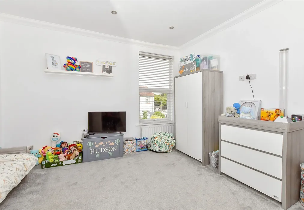 Bedroom 2 - Ernest Road, Portsmouth, Hampshire - Wards of Kent