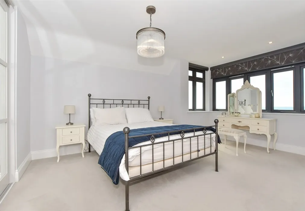 Main Bedroom - Cannongate Road, Hythe, Kent - Wards of Kent
