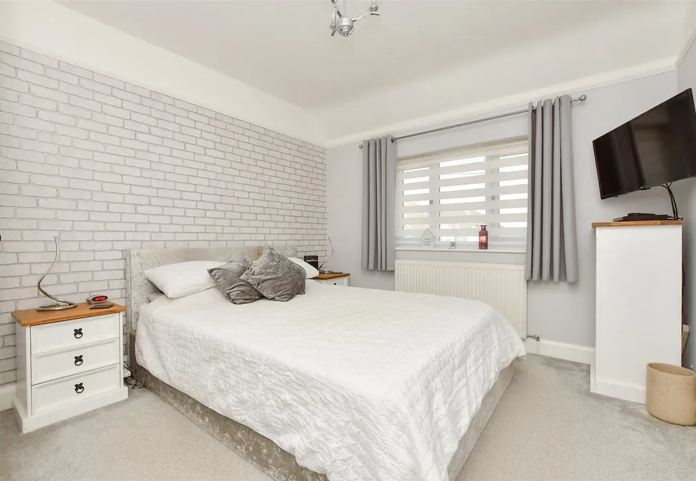 Bedroom 1 - Down Barton Road, St Nicholas At Wade, Birchington, Kent - Wards of Kent