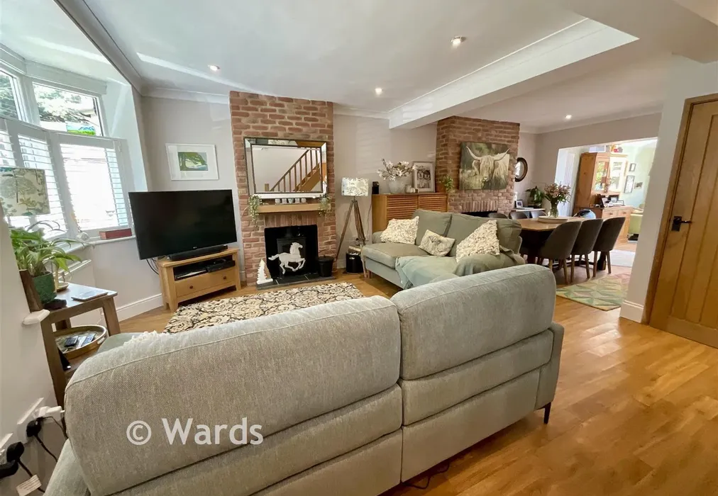 Lounge - Park Road, Leybourne, West Malling, Kent - Wards of Kent