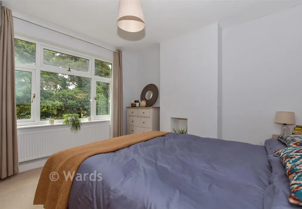 Bedroom 1 - Park Road, Leybourne, West Malling, Kent - Wards of Kent