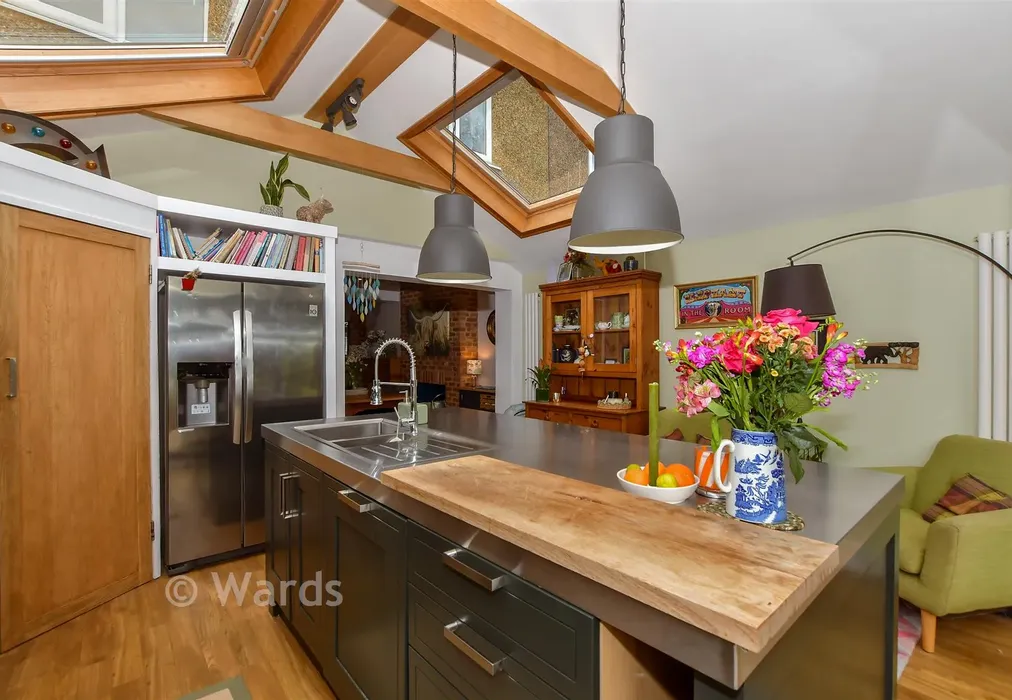 Kitchen/Breakfast Room - Park Road, Leybourne, West Malling, Kent - Wards of Kent