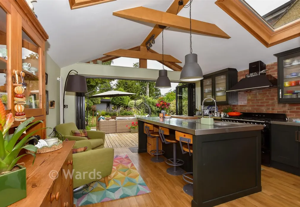 Kitchen/Breakfast Room - Park Road, Leybourne, West Malling, Kent - Wards of Kent