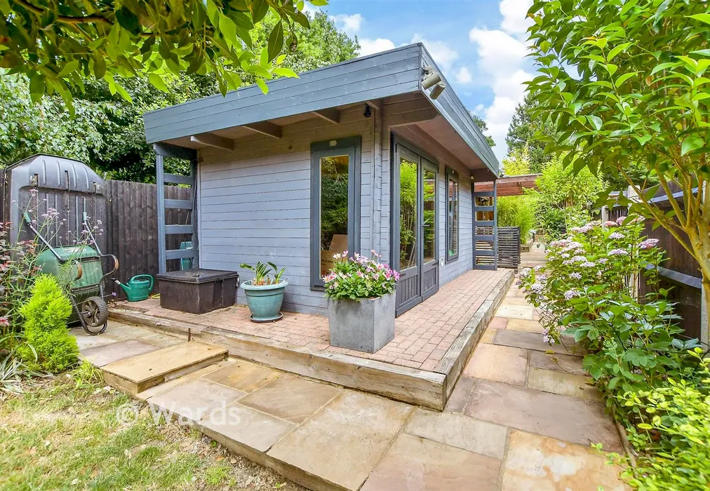 Rear Garden - Park Road, Leybourne, West Malling, Kent - Wards of Kent
