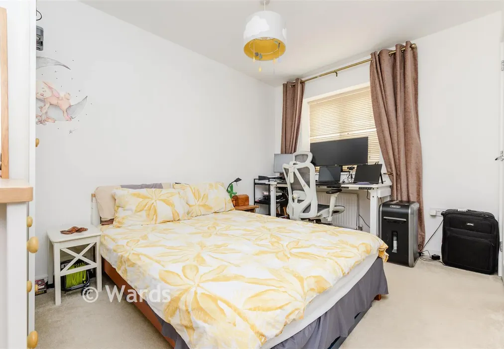 Bedroom 1 - Barchamber Way, Gravesend, Kent - Wards of Kent