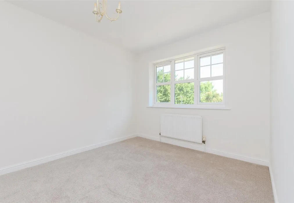Bedroom 1 - Leigh Road, Rochester, Kent - Wards of Kent