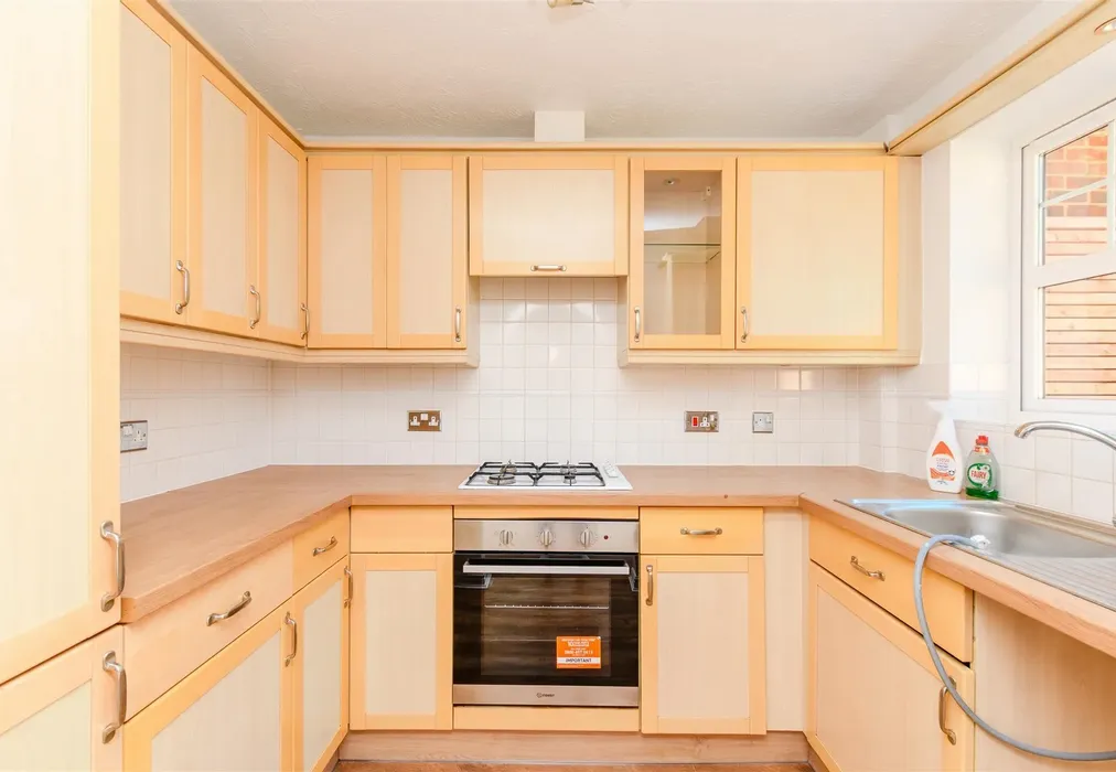 Kitchen - Leigh Road, Rochester, Kent - Wards of Kent
