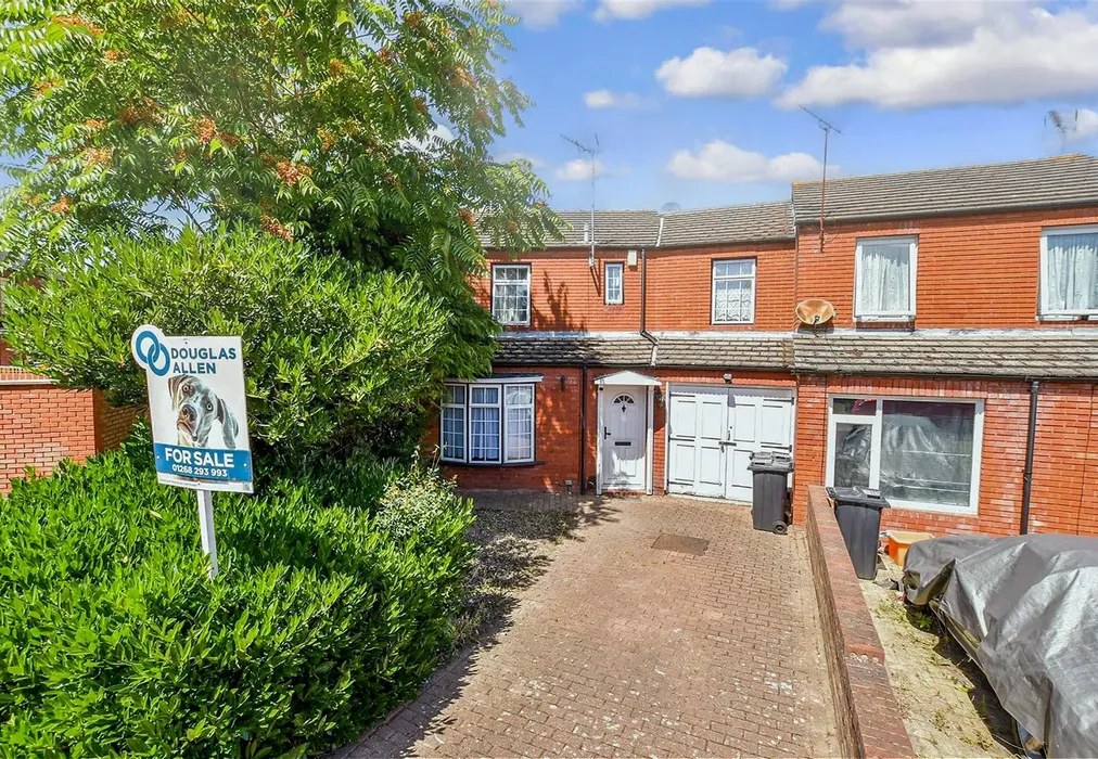 Front Web - Ampers End, Basildon, Essex - Wards of Kent