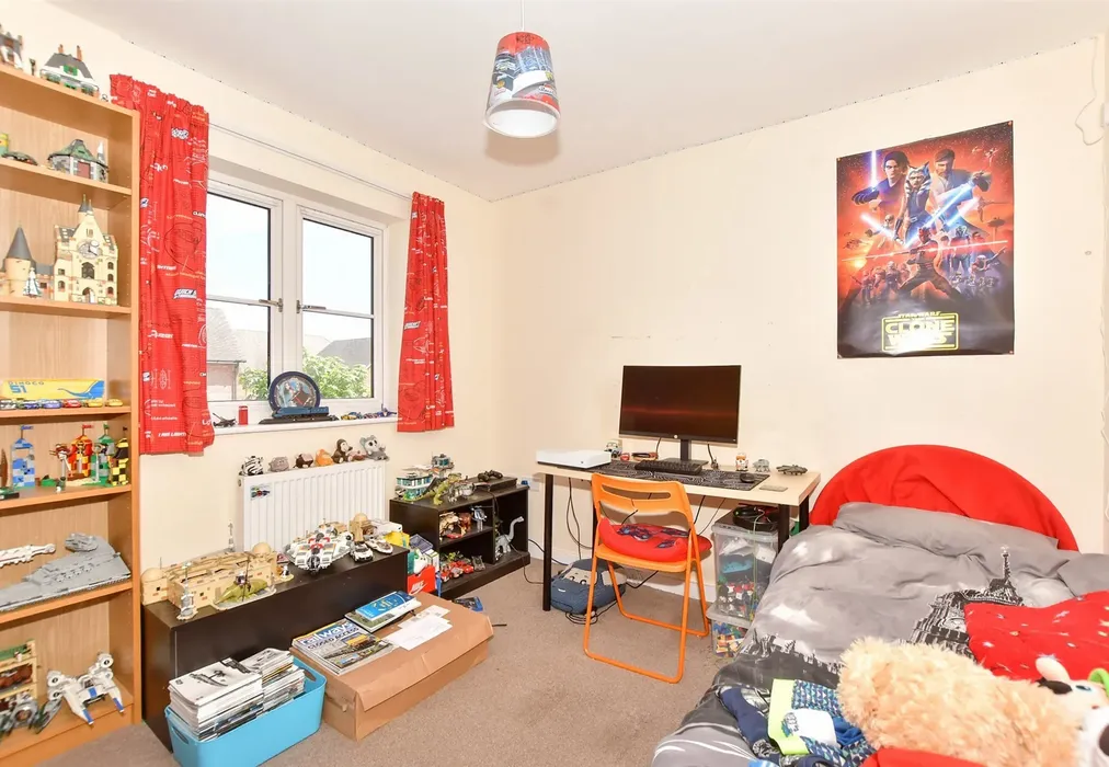 Bedroom 2 - Church Lane, New Romney, Kent - Wards of Kent