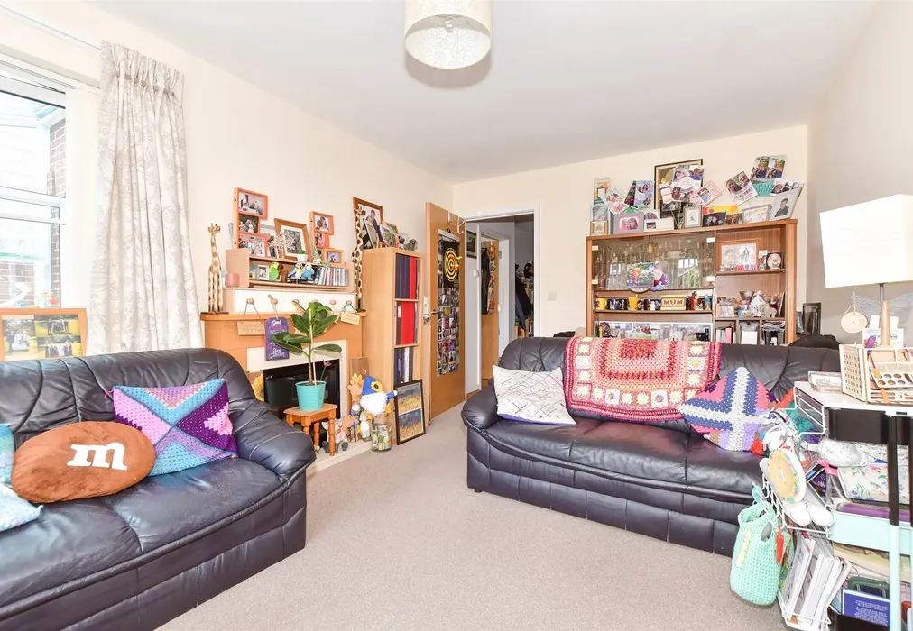 Lounge - Church Lane, New Romney, Kent - Wards of Kent