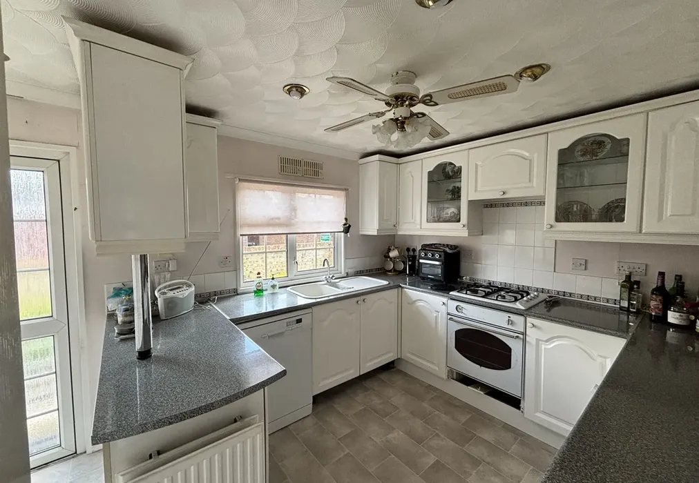 Kitchen - London Road, West Kingsdown, Kent - Wards of Kent