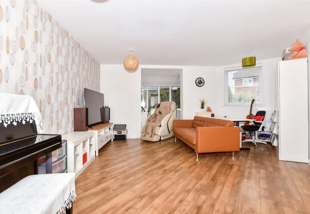 Lounge - Hambrook Road, Holborough Lakes, Snodland, Kent - Wards of Kent