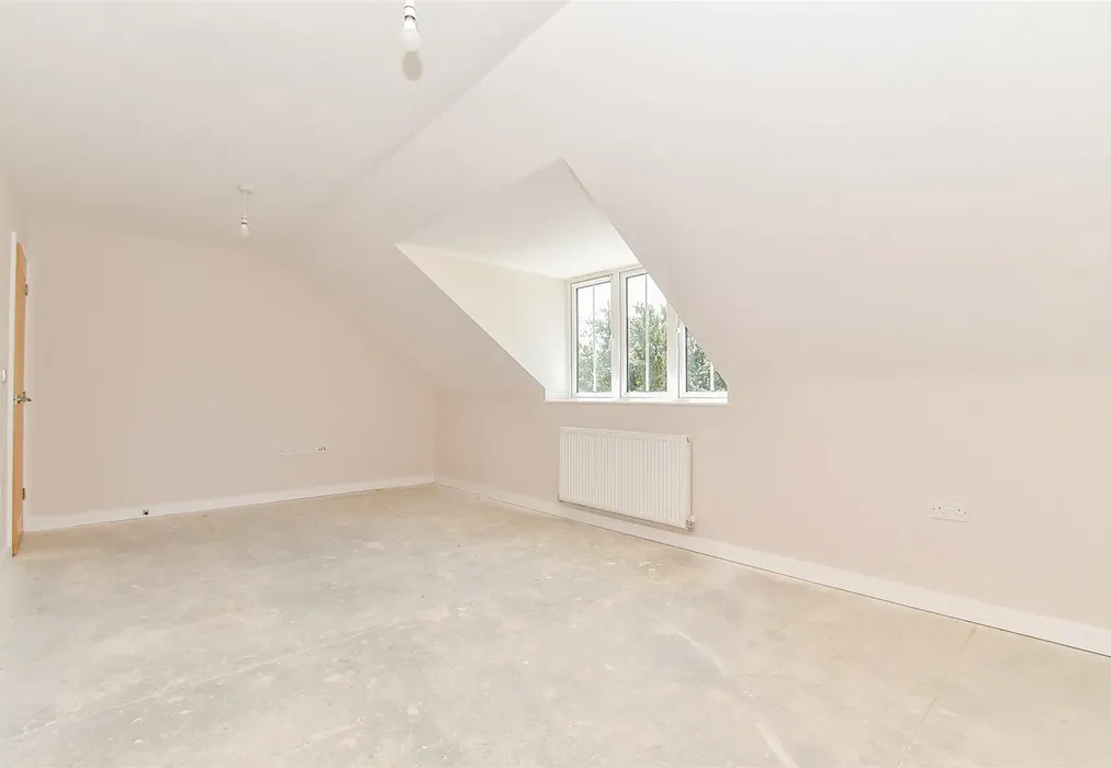 Bedroom 1 - Maude Close, The Maude, New Romney, Kent - Wards of Kent