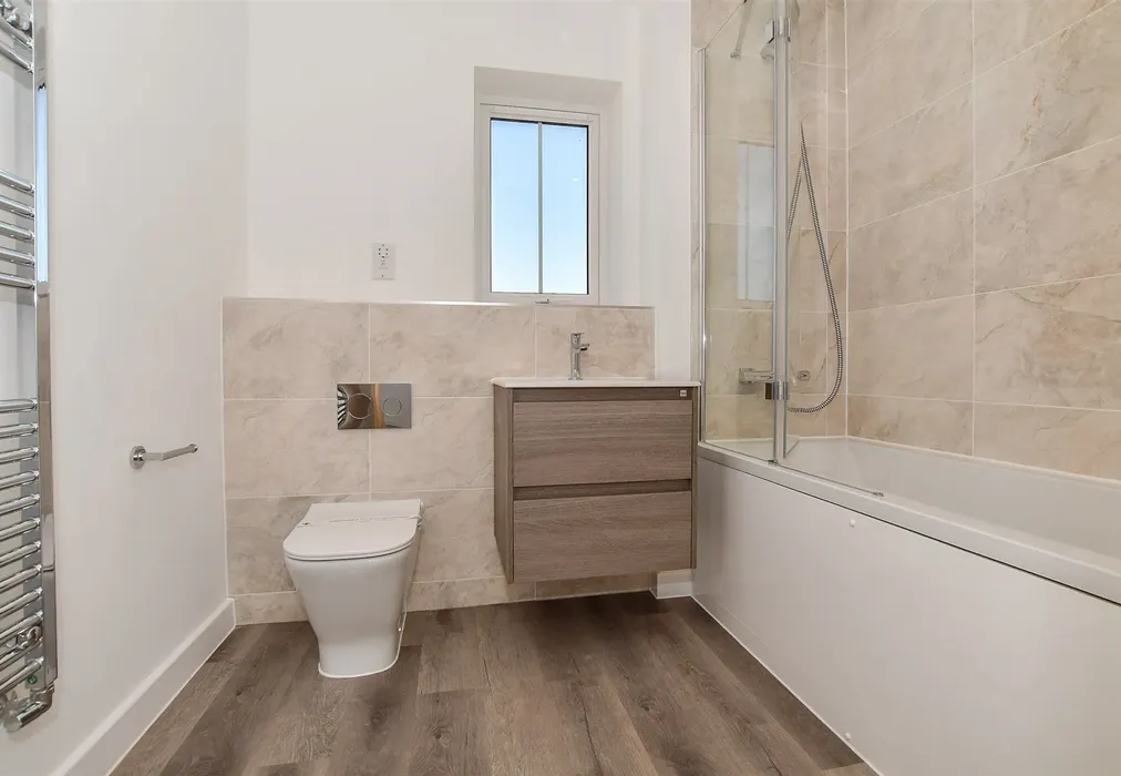 Bathroom - Maude Close, The Maude, New Romney, Kent - Wards of Kent