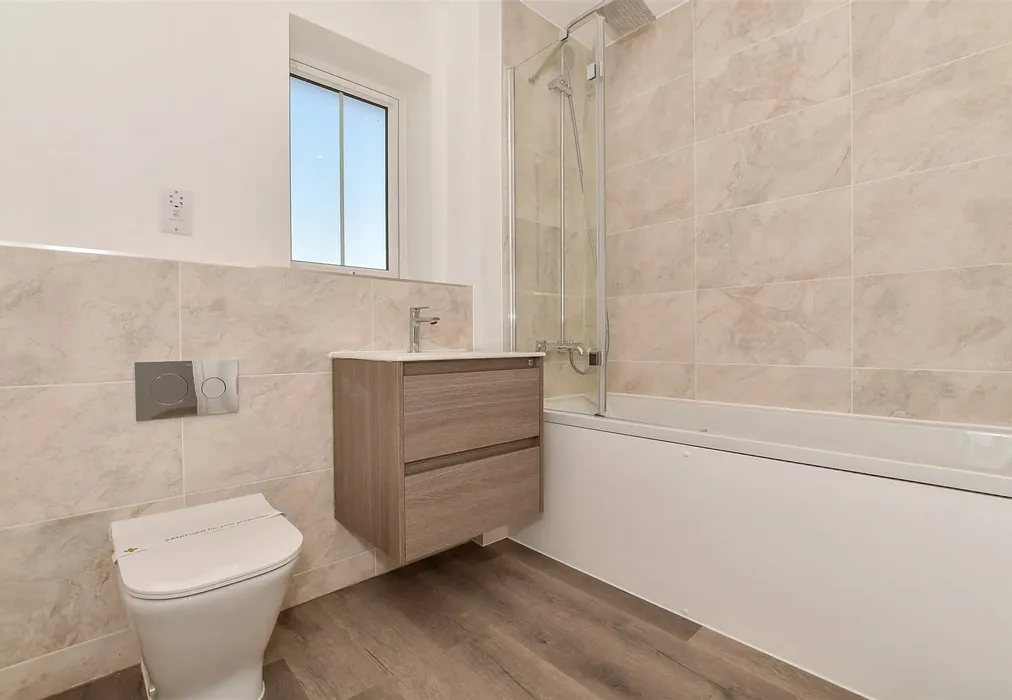 Bathroom - Maude Close, The Maude, New Romney, Kent - Wards of Kent