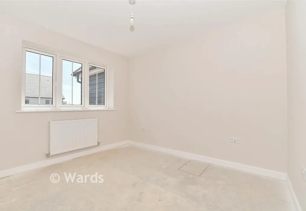 Bedroom 1 - Maude Close, The Maude, New Romney, Kent - Wards of Kent