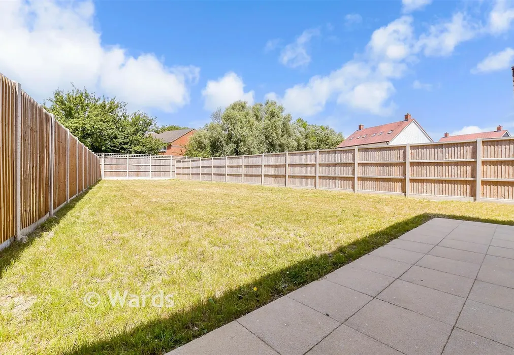 Rear Garden - Maude Close, The Maude, New Romney, Kent - Wards of Kent