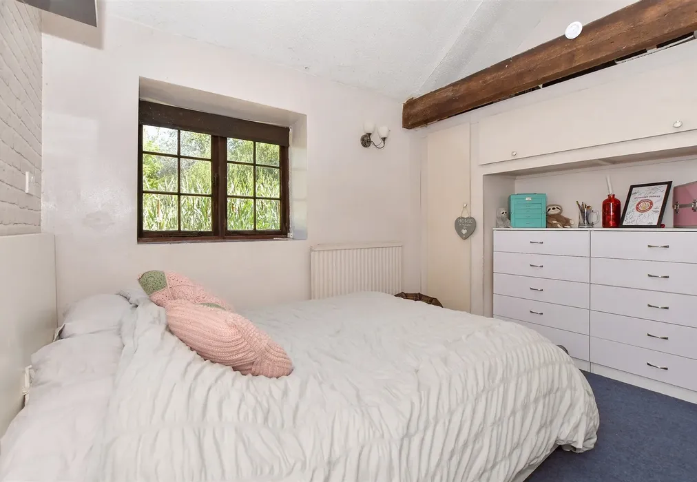 Bedroom 4 - Marden Road, Staplehurst, Tonbridge, Kent - Wards of Kent