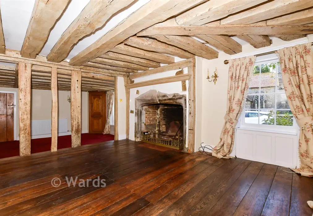 Lounge - The Square, Lenham, Maidstone, Kent - Wards of Kent