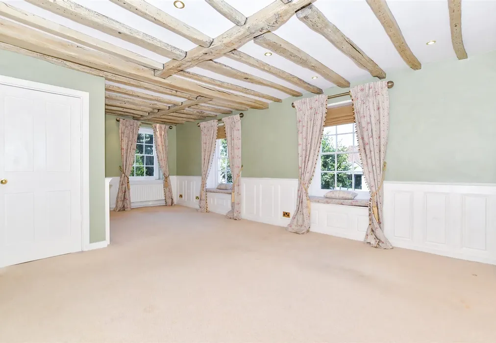 Bedroom 1 - The Square, Lenham, Maidstone, Kent - Wards of Kent