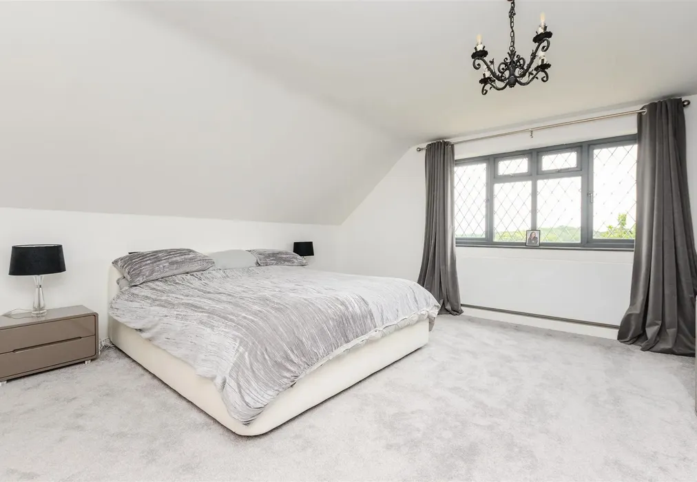 Bedroom 1 - Priestwood Road, Meopham, Gravesend, Kent - Wards of Kent