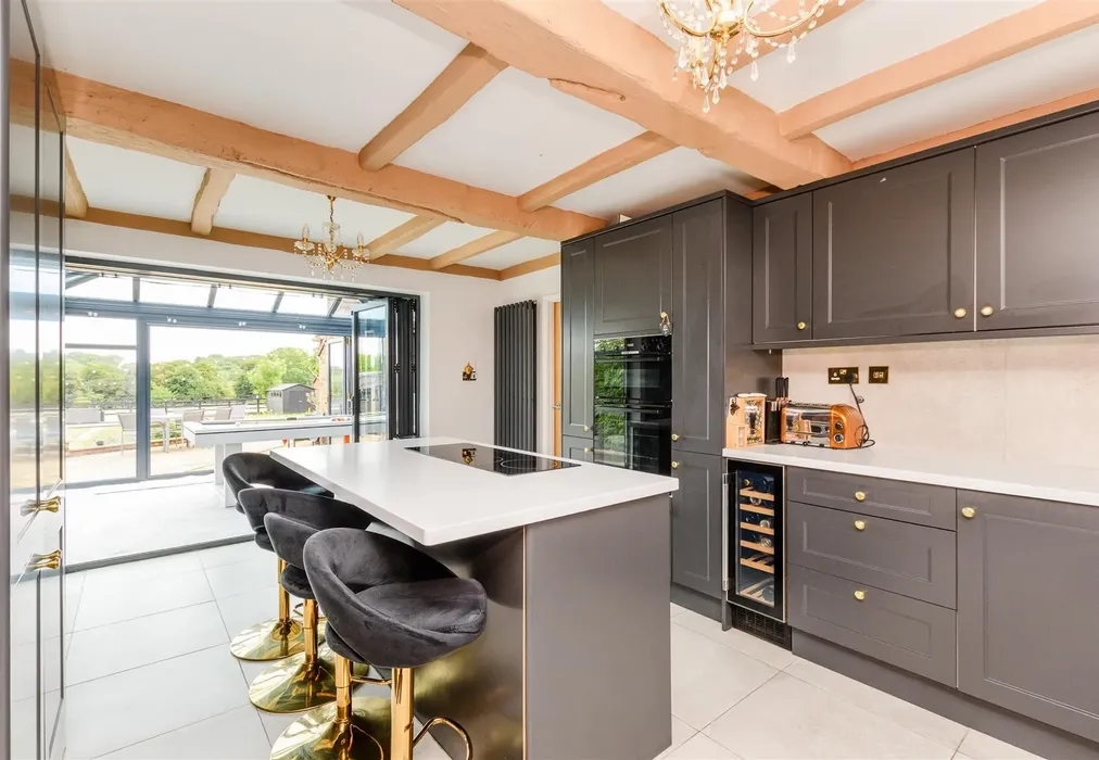 Kitchen - Priestwood Road, Meopham, Gravesend, Kent - Wards of Kent