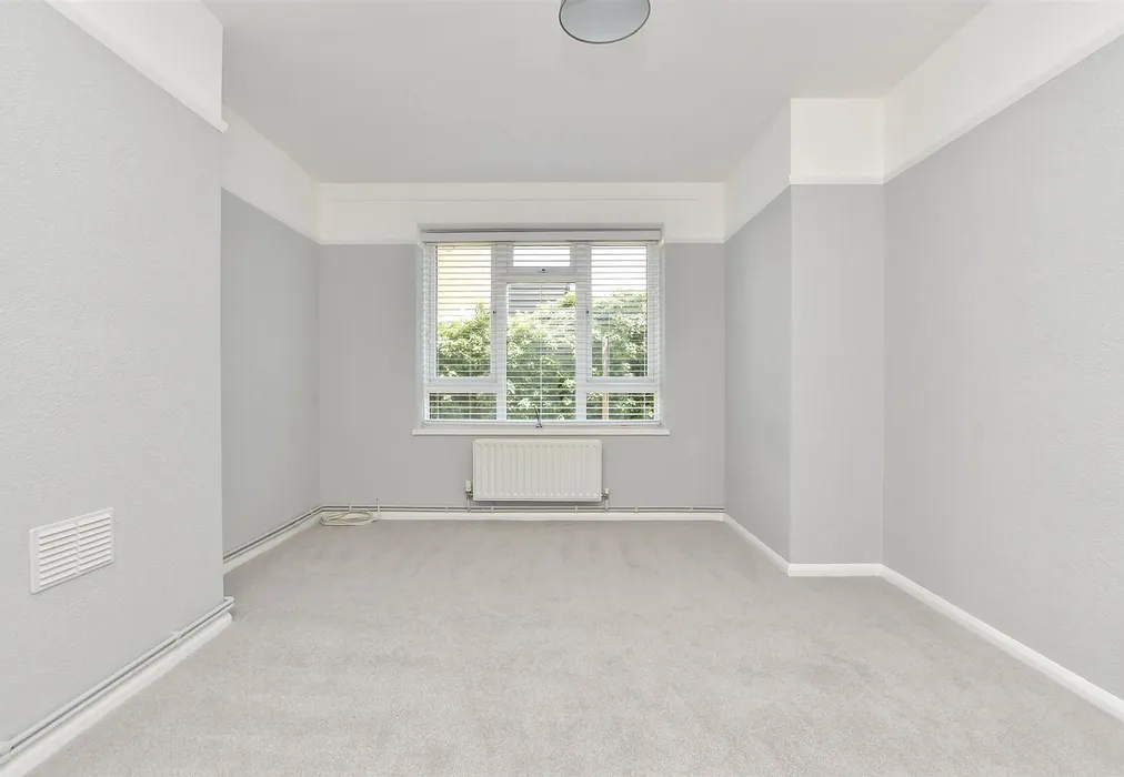 Lounge - Perkins Avenue, Margate, Kent - Wards of Kent