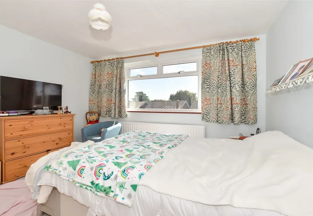 Bedroom 2 - Church Lane, Upper Beeding, Steyning, West Sussex - Wards of Kent