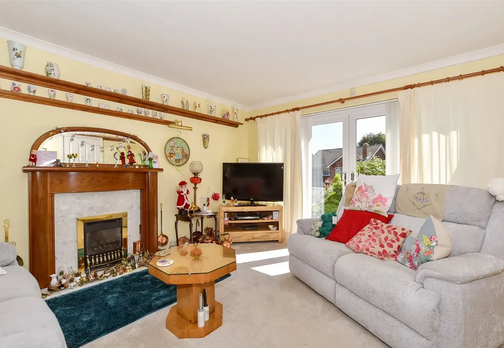 Lounge/Dining Room - Church Lane, Upper Beeding, Steyning, West Sussex - Wards of Kent