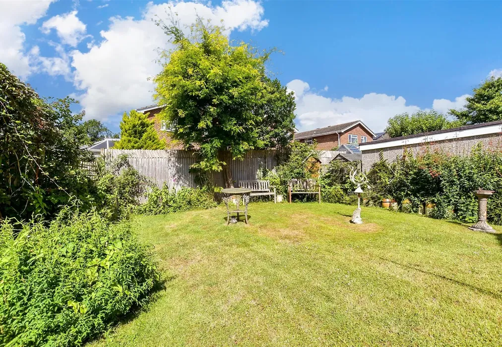 Rear Garden - Church Lane, Upper Beeding, Steyning, West Sussex - Wards of Kent