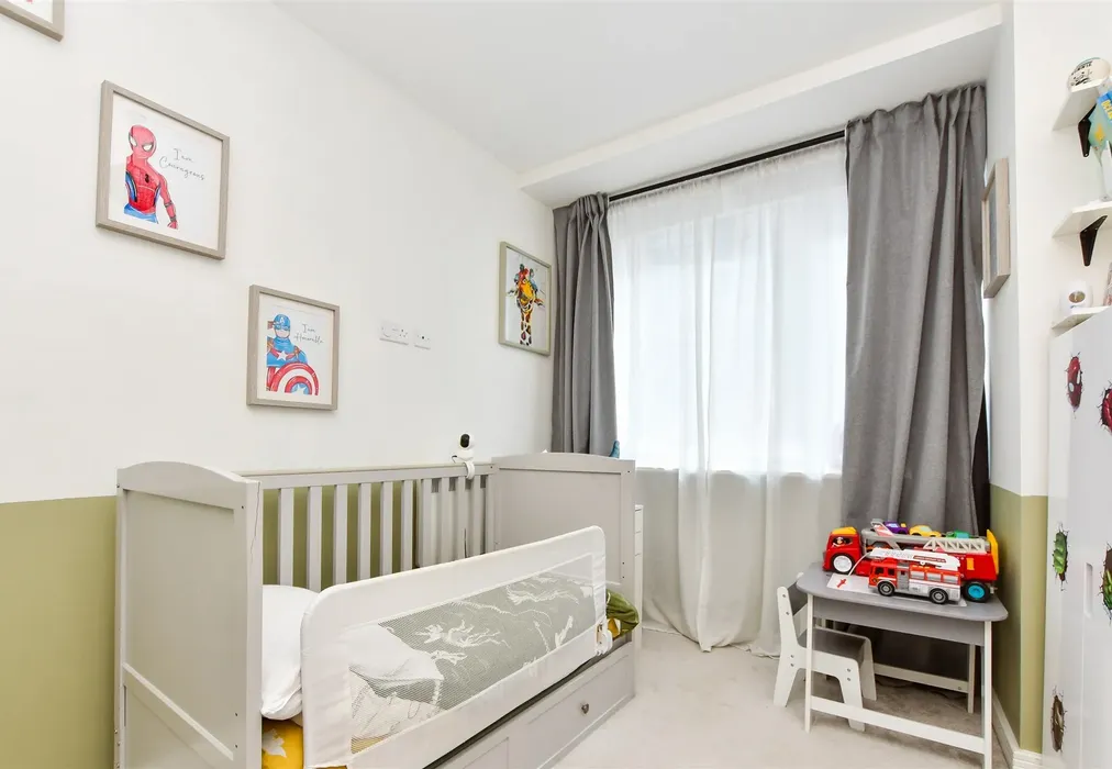 Bedroom 2 - Wood Street, East Grinstead, West Sussex - Wards of Kent