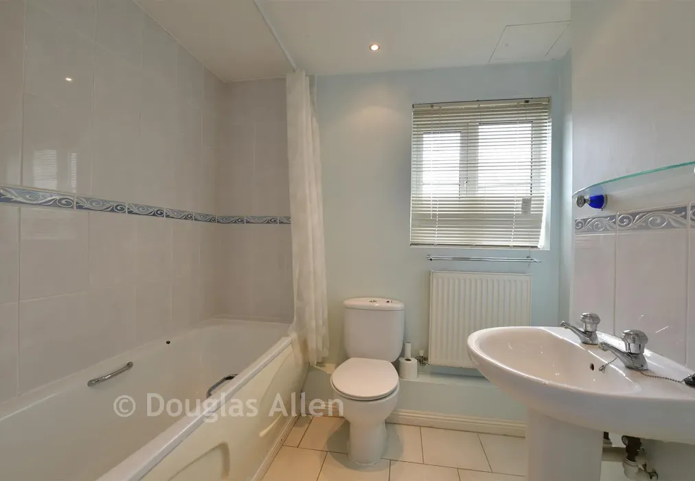Bathroom - Nightingale Crescent, Harold Wood, Essex - Wards of Kent
