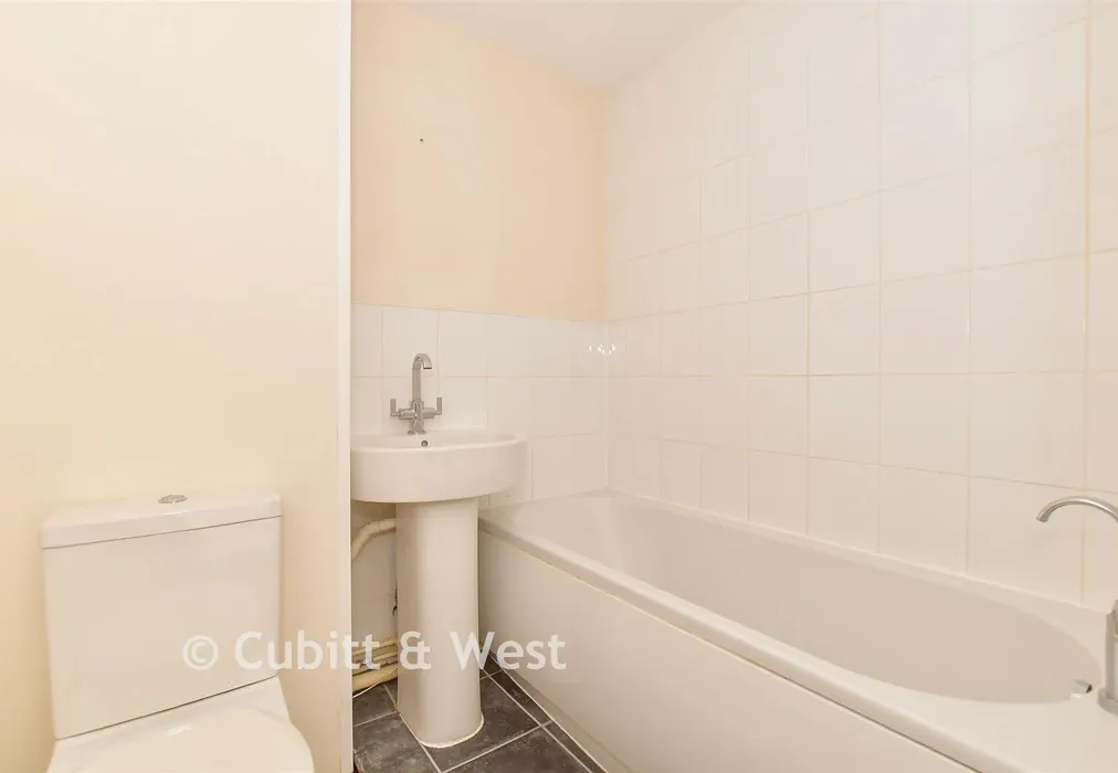 Bathroom - Charles Avenue, Chichester, West Sussex - Wards of Kent