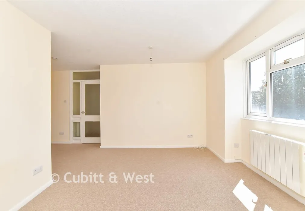 Lounge/Diner - Charles Avenue, Chichester, West Sussex - Wards of Kent