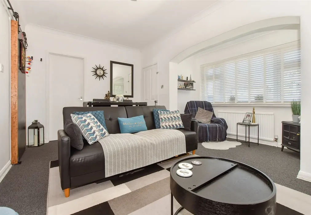 Lounge - Coleman Crescent, Ramsgate, Kent - Wards of Kent