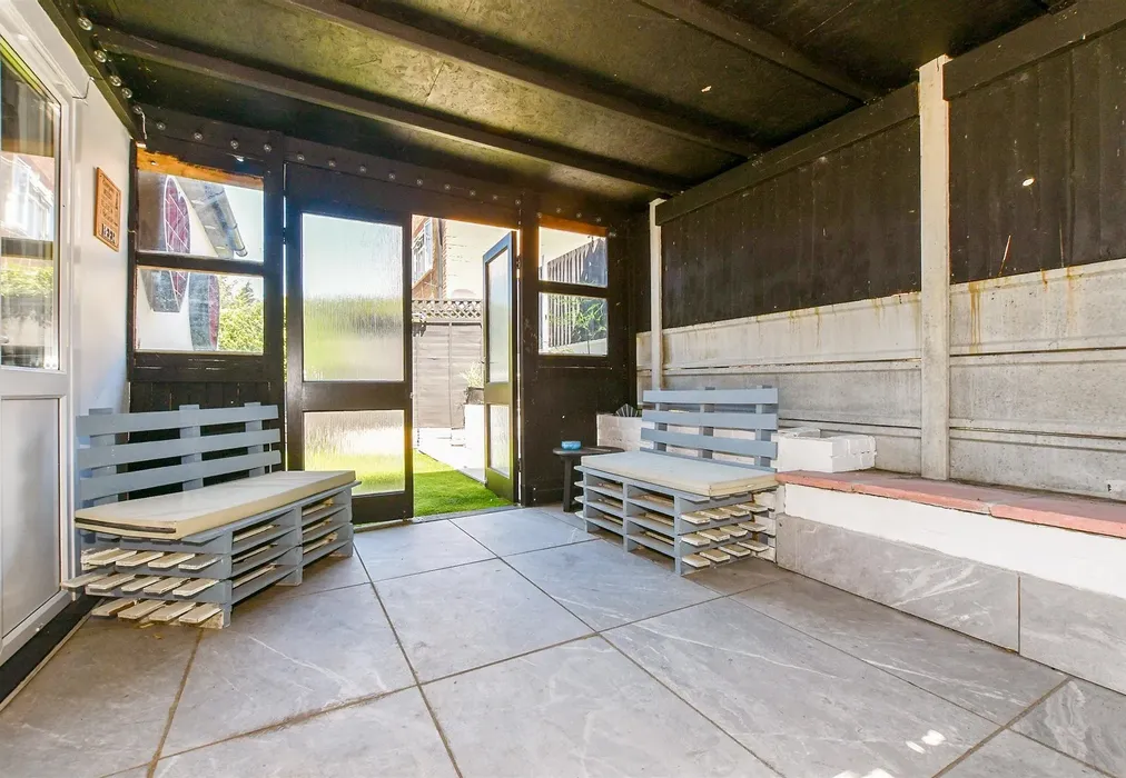 Side Garden - Coleman Crescent, Ramsgate, Kent - Wards of Kent