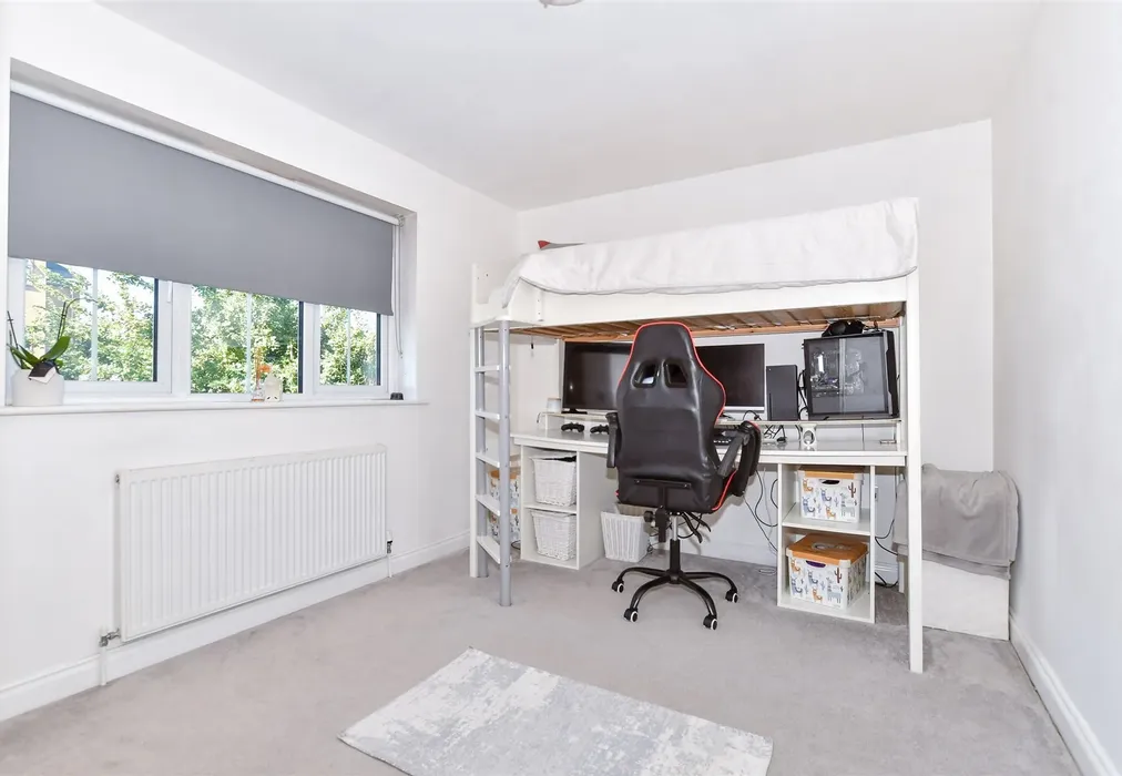 Bedroom 2 - Lodge Close, Allington, Maidstone, Kent - Wards of Kent
