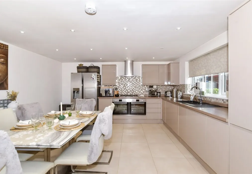 Kitchen/Diner - Lodge Close, Allington, Maidstone, Kent - Wards of Kent