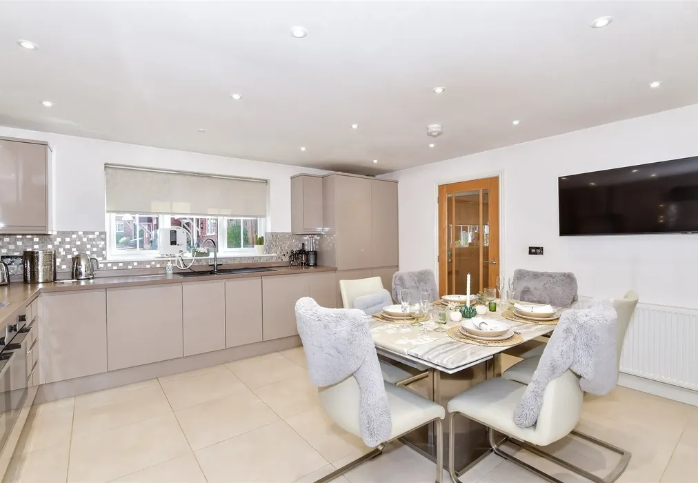 Kitchen/Diner - Lodge Close, Allington, Maidstone, Kent - Wards of Kent