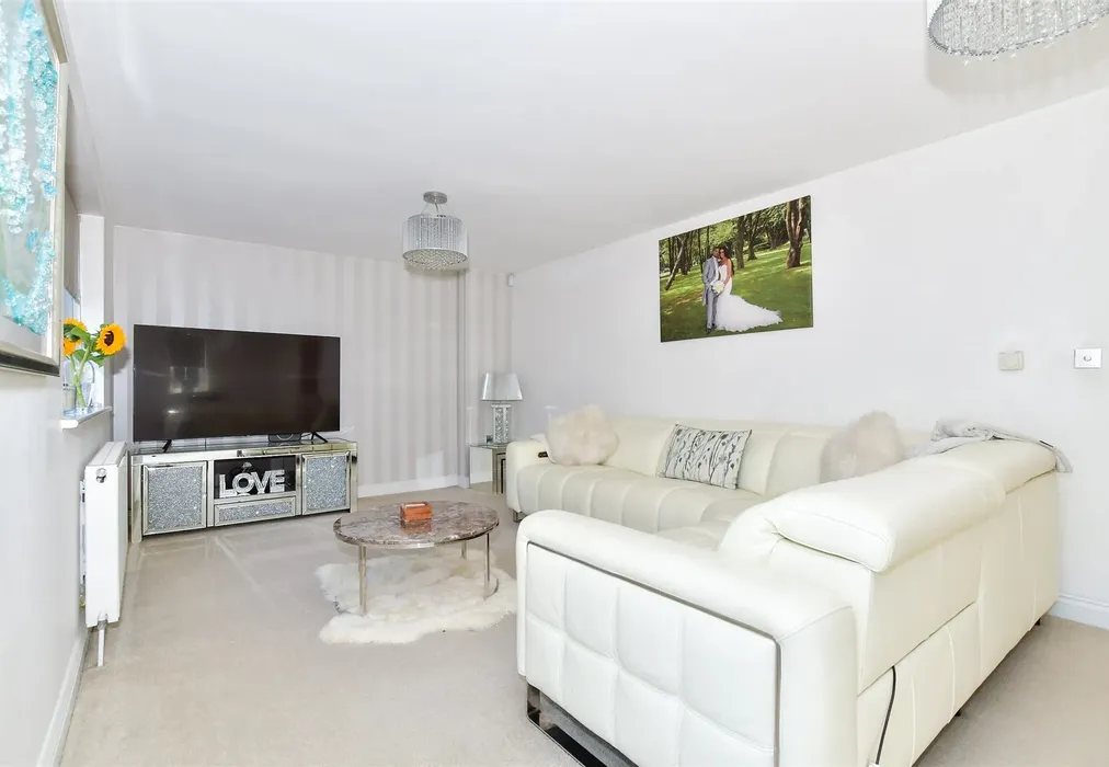 Lounge - Lodge Close, Allington, Maidstone, Kent - Wards of Kent