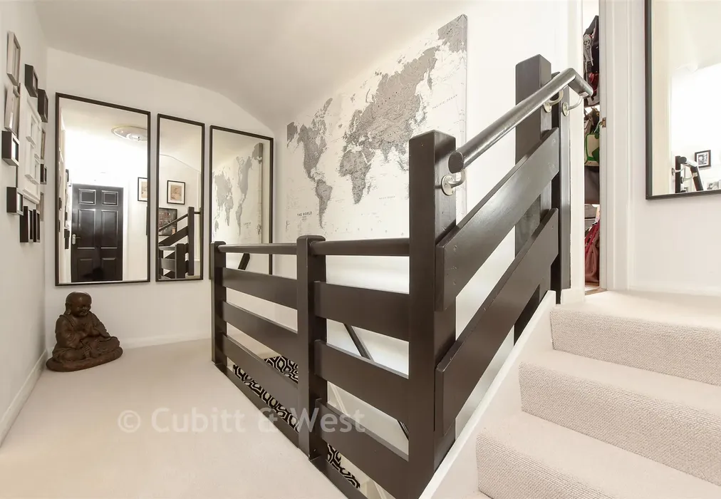 Internal Lifestyle Photograph - Langley Close, Epsom, Surrey - Wards of Kent