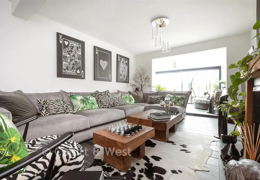 Lounge - Langley Close, Epsom, Surrey - Wards of Kent