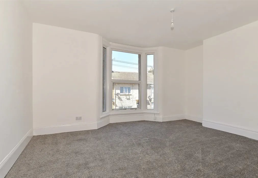 Lounge - Alma Road, Sheerness, Kent - Wards of Kent