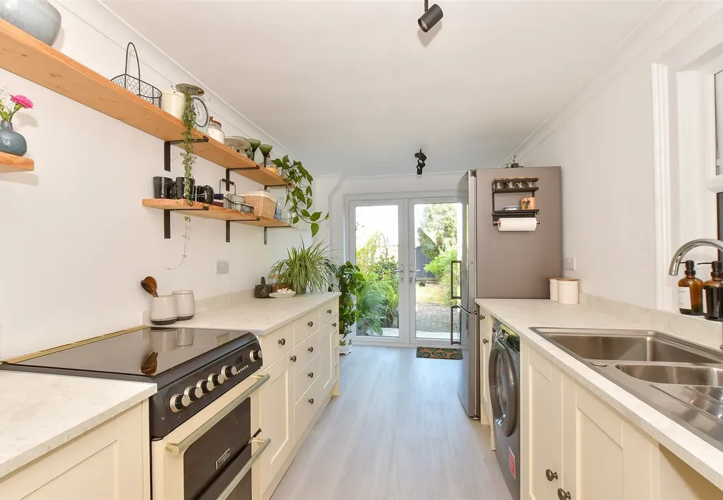 Kitchen - Albert Road, Gurnard, Isle of Wight - Wards of Kent