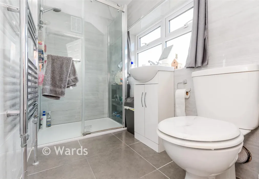 Shower Room - Dale Road, Rochester, Kent - Wards of Kent